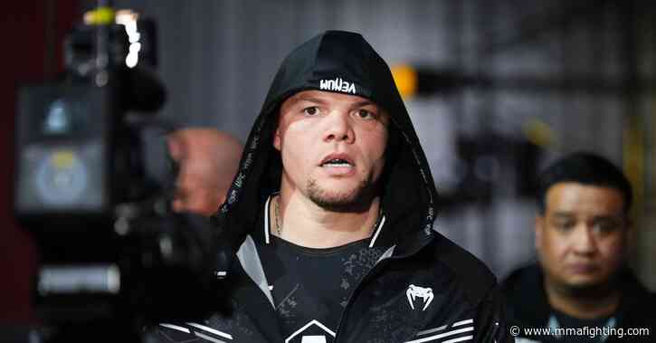 Anthony Smith dismisses online trolls ahead of UFC 301: ‘Fans are stupid’