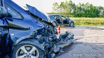 Tödlicher Unfall in Franken: Crash von zwei Autos im Kreuzungsbereich – Frau stirbt noch vor Ort