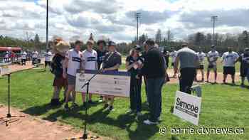 Barrie Baycats and local celebrities take part in Home Runs for the Hungry event