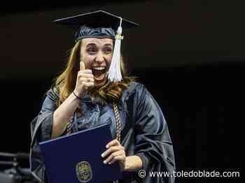 UT graduates receive enthusiastic sendoff