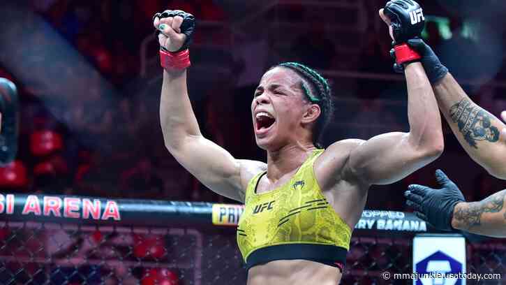 Dione Barbosa def. Ernesta Kareckaite at UFC 301: Best photos
