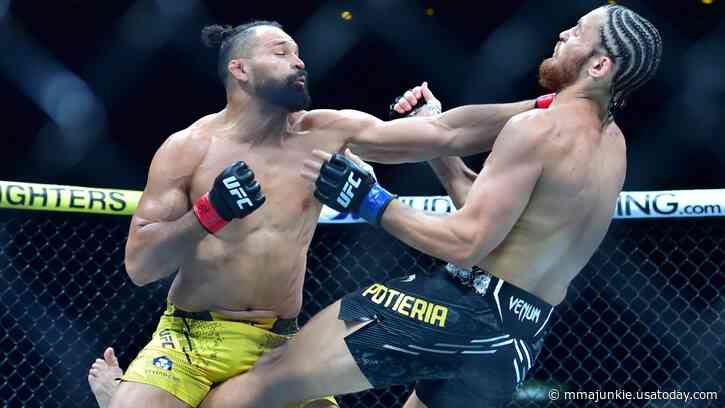 Michel Pereira def. Ihor Potieria at UFC 301: Best photos
