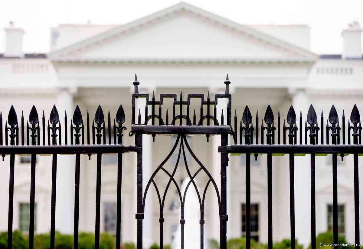 Driver dies after crashing vehicle into White House gate