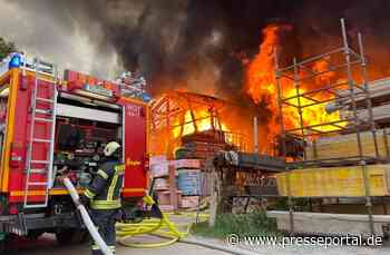 LRA-Ravensburg: Großbrand zerstört zwei Lagerhallen