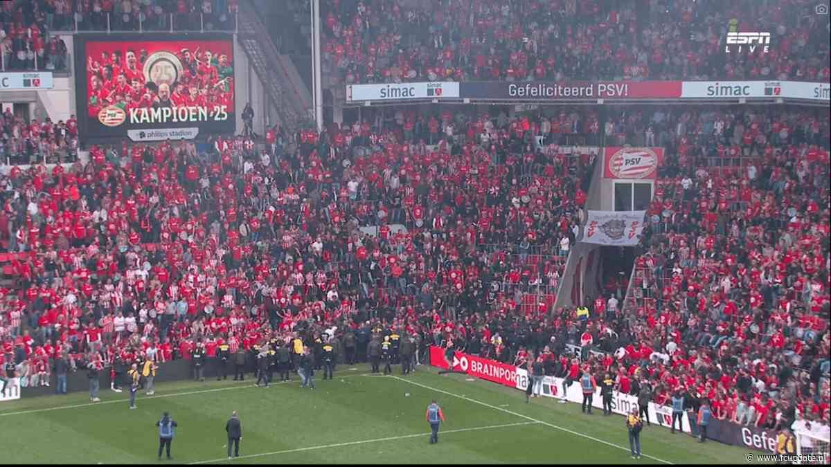 PSV-fans fluiten hun medesupporters uit tijdens kampioensfeest