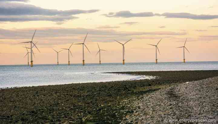 Oil and gas firms granted access to drill under UK offshore wind farms