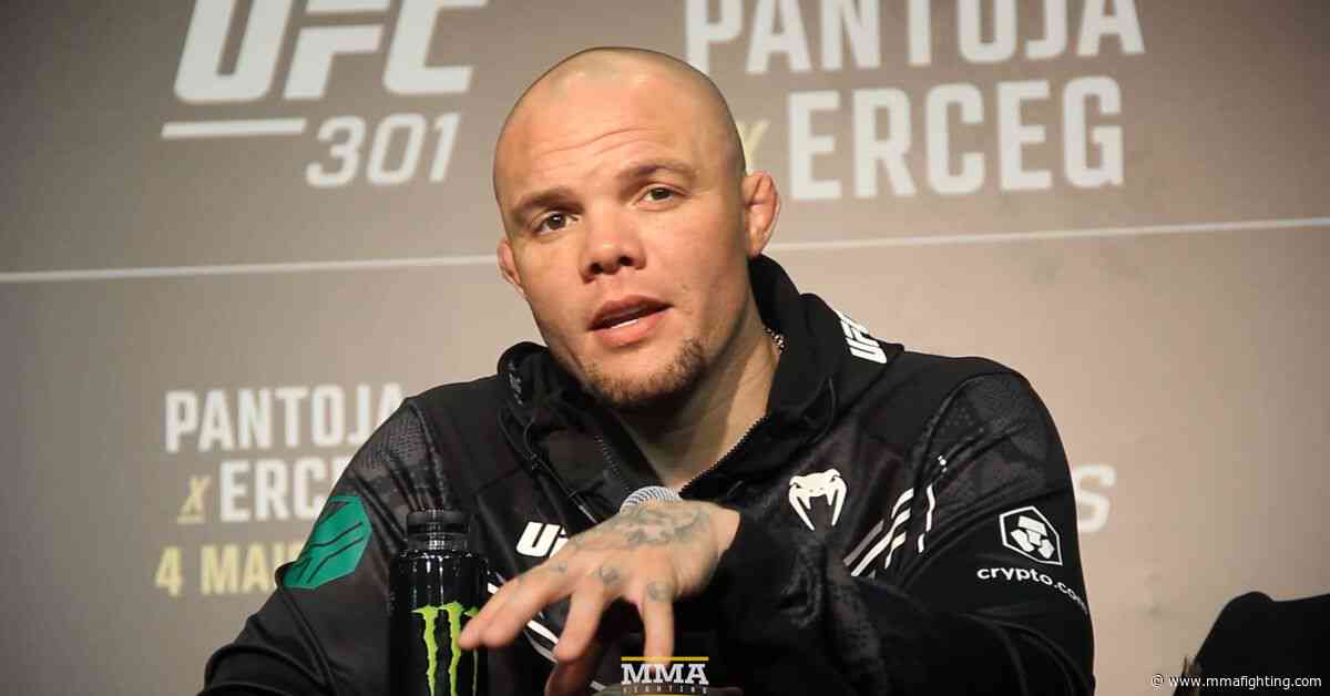 Anthony Smith responds to Alex Pereira’s $50,000 challenge: ‘I’ll choke the sh*t out of him’