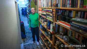 B.C. man wants homes for thousands of books he soon won't be able to read