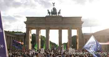 Nach Angriff auf SPD-Politiker:  Tausende bei Demonstrationen in Dresden und Berlin