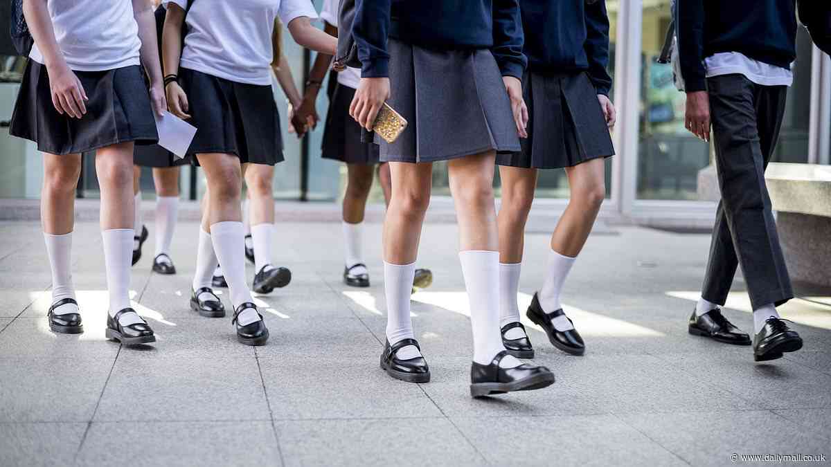 Yarra Valley Grammar School students  suspended over disturbing list rating female classmates