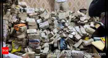 ED recovers huge amount of cash from aide of Jharkhand minister