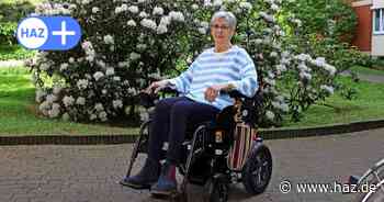 Stuhl in Krankenhaus in Hannover bricht zusammen: Frau sitzt im Rollstuhl