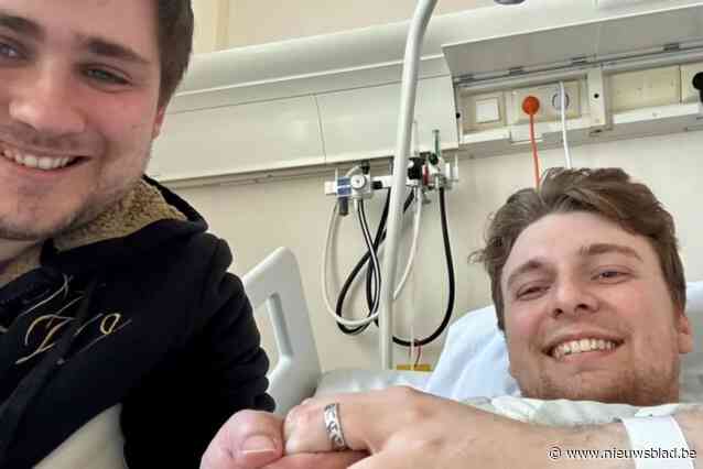 Koppel overleeft horrorcrash tijdens reis door IJsland en verlooft zich op intensieve zorg: “De verpleegsters applaudisseerden en brachten hem toen naar de operatiezaal”