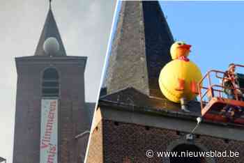 “Inwoners moeten kunnen beslissen of bol aan kerk blijft”: Partij stelt controversieel kunstwerk Maan van Vlimmeren in vraag