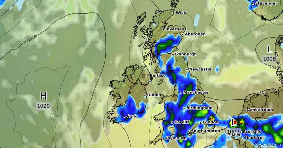 UK weather: New maps show Bank Holiday misery as 14 hours of rain spark flood alerts