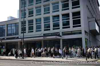 Huge queues outside The Couture Club sample sale as bargain hunters snap up £5 deals