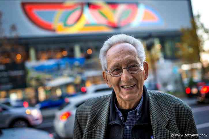 Frank Stella Dies, Dozens Arrested at Pro-Palestine Encampment at Chicago’s Art Institute, and More: Morning Links for May 6, 2024