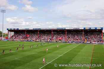 Rugby Football League to investigate Hull KR and St Helens crowd trouble