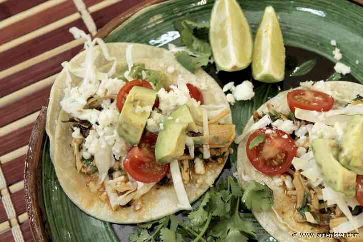 Recipe: How to make Easy Chipotle Chicken Tacos