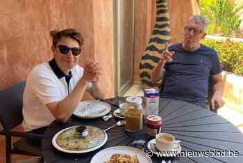Jasper Philipsen en vriendin Melanie genieten van pannenkoek bij Dirk De Wolf in Tenerife
