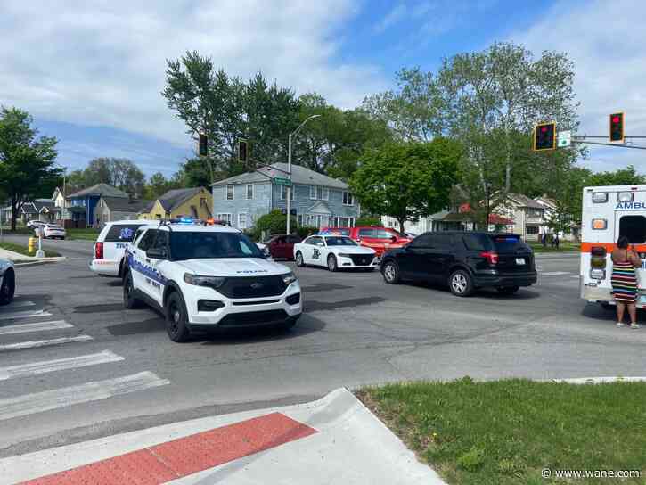 Fort Wayne Police Department in standoff after shooting in Pettit-Rudisill Neighborhood