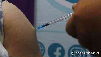 Minsal refuerza llamado a la vacunación en personas mayores