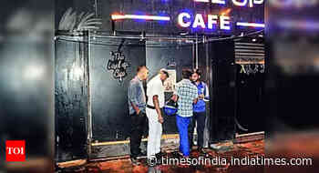 Husband stabs estranged wife inside cafe, chases & kills her on road outside in Kolkata