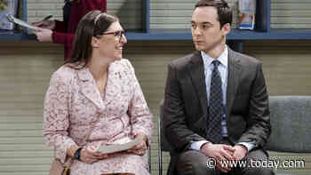 See pics of Jim Parsons' and Mayim Bialik's return in 'Young Sheldon' finale