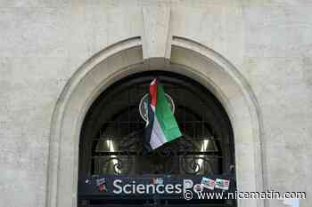L'entrée des locaux historiques de Sciences Po Paris à nouveau bloquée ce mardi matin