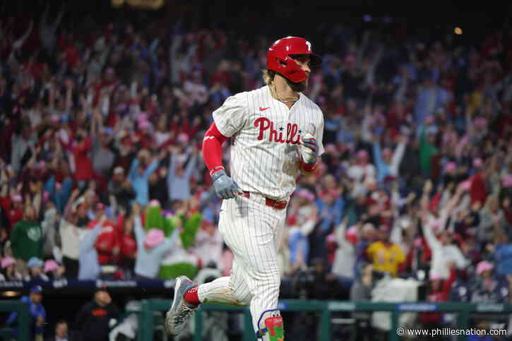 Early runs prove important as Phillies defeat Giants