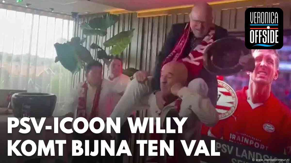Op een haar na: PSV-legende Willy van de Kerkhof maakt bijna flinke smakkerd