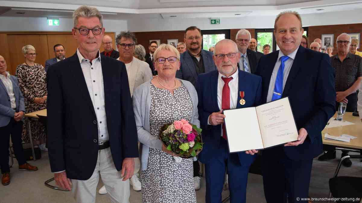 Herbert Groenke aus Velpke erhält das Bundesverdienstkreuz