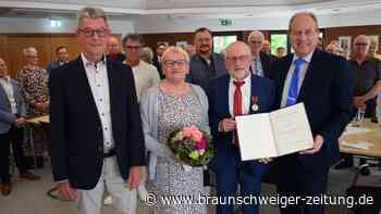 Herbert Groenke aus Velpke erhält das Bundesverdienstkreuz