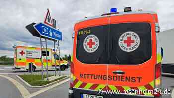 Unfall auf B12 bei Heldenstein - Lkw erfasst VW mit Baby und Hund an Bord