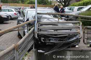 POL-RBK: Wermelskirchen - 6 Pkw bei Verkehrsunfall beschädigt