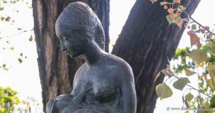 La Russa fa esporre in Senato la statua della donna che allatta rifiutata dal Comune di Milano