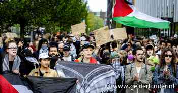 Meer dan duizend demonstranten bij UvA-campus Roeterseiland: ‘Free Palestine, boycot Israël’