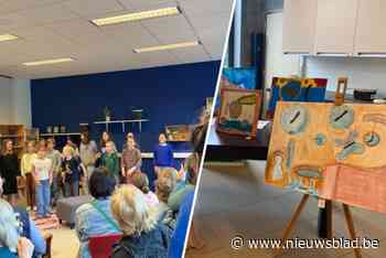 Eerste kunstveiling van basisschool ’t Hinkelpad levert 1.400 euro op: “Volgende keer misschien limiet zet op bod”
