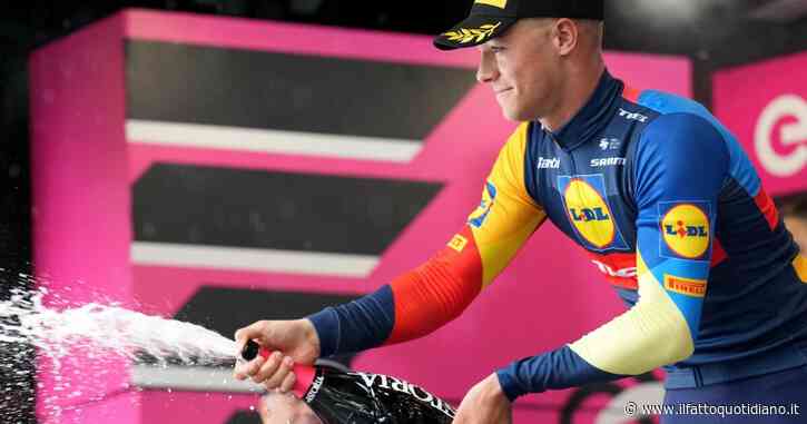 Giro d’Italia, Jonathan Milan imperioso in volata ad Andora: è sua la prima vittoria italiana