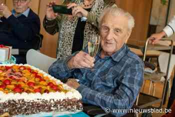 Straf! Oudste Torhoutenaar Gerard Jaecques viert 105de verjaardag in rusthuis, waar hij nog maar pas verblijft: “We behoren tot een sterk ras”