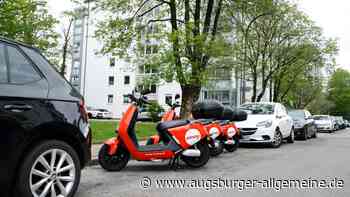 Falsch geparkte Leih-Roller ärgern Anwohner in Augsburg