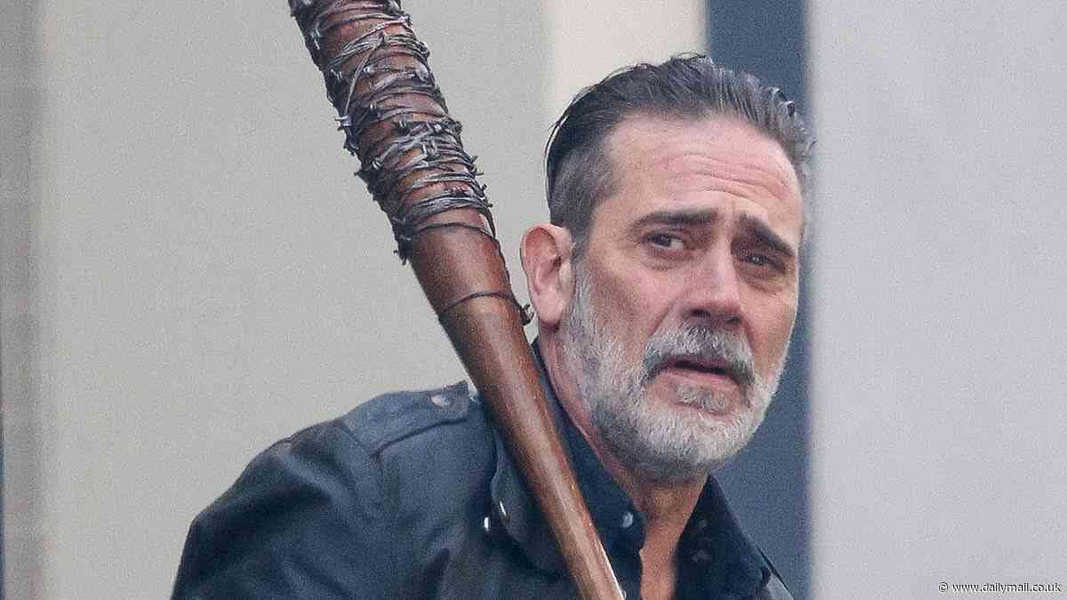 Jeffrey Dean Morgan looks dangerous as he wields his bat Lucille on the set of The Walking Dead: Dead City in Massachusetts