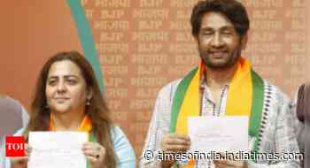 After quitting Congress, Khera joins BJP with actor Shekhar Suman