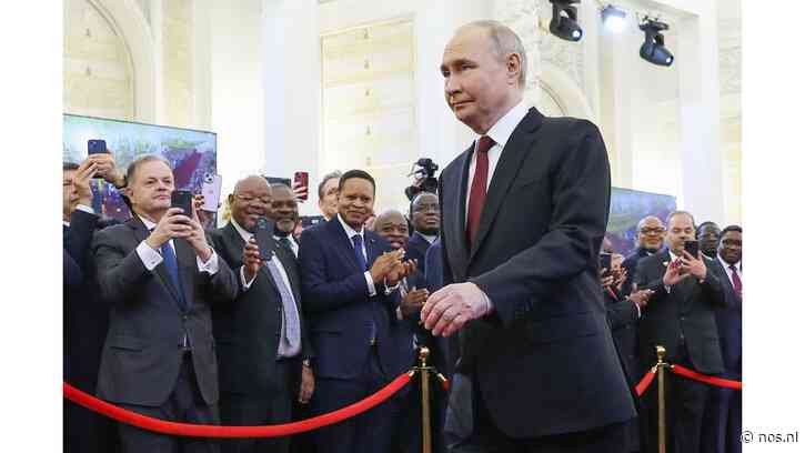 Poetin legt voor vijfde keer presidentiële eed af