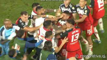 [VIDEO] ¿Y la roja? Franco Romero dio un puñetazo a Paulo Díaz en duelo de Nacional y River