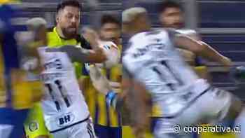 [VIDEO] Eduardo Vargas recibió curiosa amarilla en Copa Libertadores