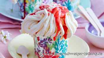 Vanille-Joghurt-Cupcakes mit Spaghetti-Eis-Creme