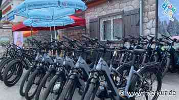 „Es sind reichlich Bikes vorhanden“: Verleih etabliert sich nach Pilot-Projekt fest am Blomberg