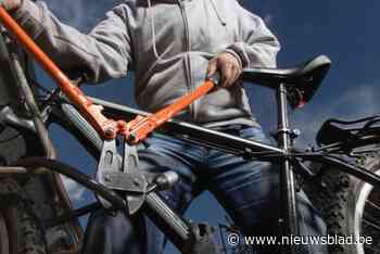 Op twee plaatsen in Bankstraat fietsen gestolen