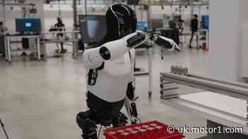 Tesla cuts staff again and prepares humanoid robots
